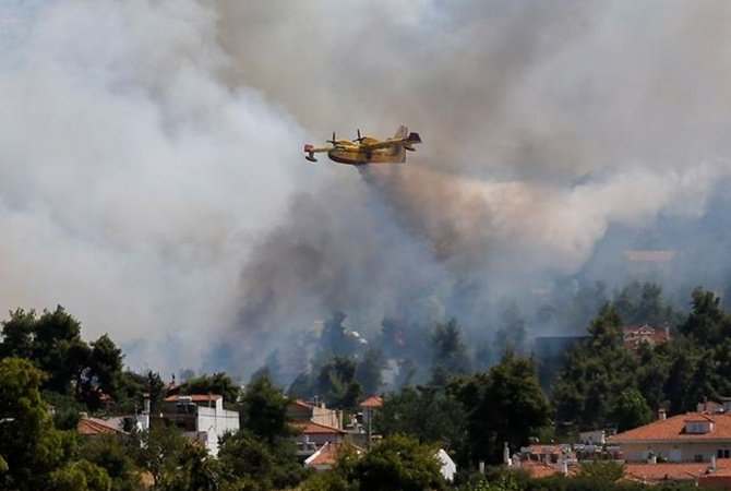 В Греции во время тушения огня разбился пожарный самолет