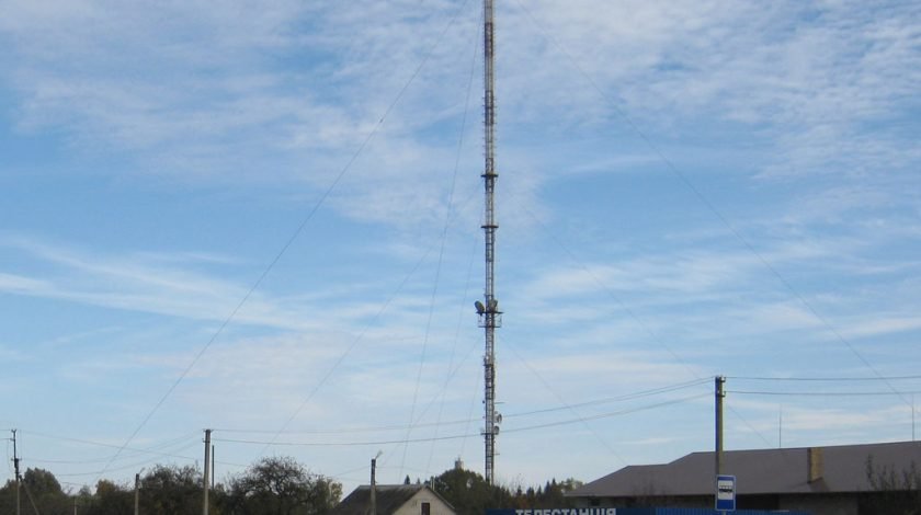 В Ровенской области оккупанты нанесли авиаудар по телевышке: не работает ТВ и радио