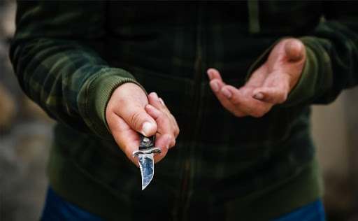 В Харькове рецидивист с ножом ограбил продуктовый магазин