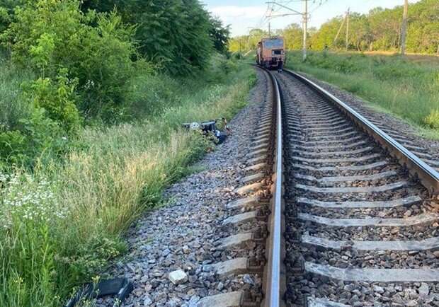 Под Днепром поезд сбил подростка