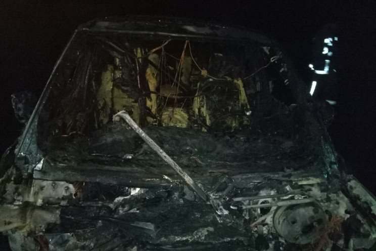 В поселке Березовка Харьковского района огонь уничтожил авто вместе с постройкой