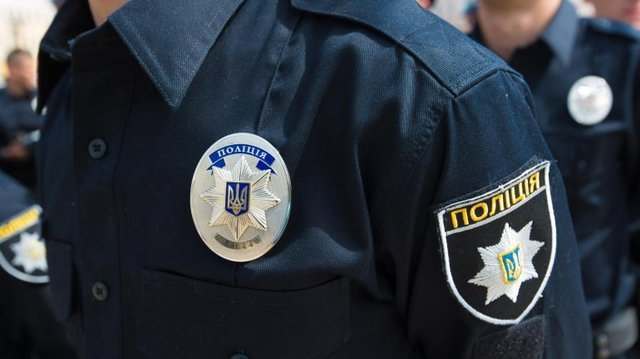 В Кременчуге шестеро полицейских еле угомонили хулигана
