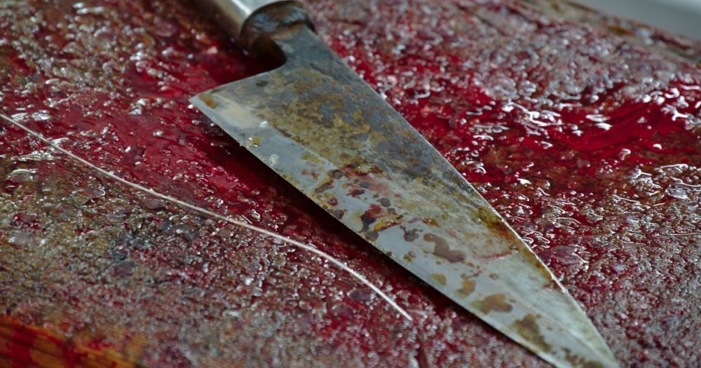 17-летний парень в Запрожье ранил ножом патрульного за сделанное замечание