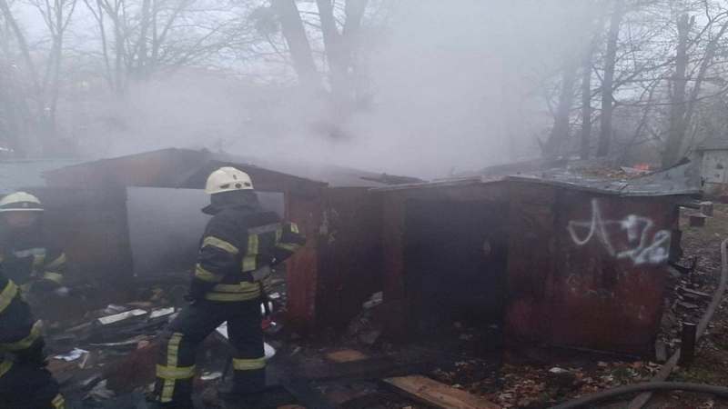 В Голосеевском районе Киева в гаражах сгорели два человека