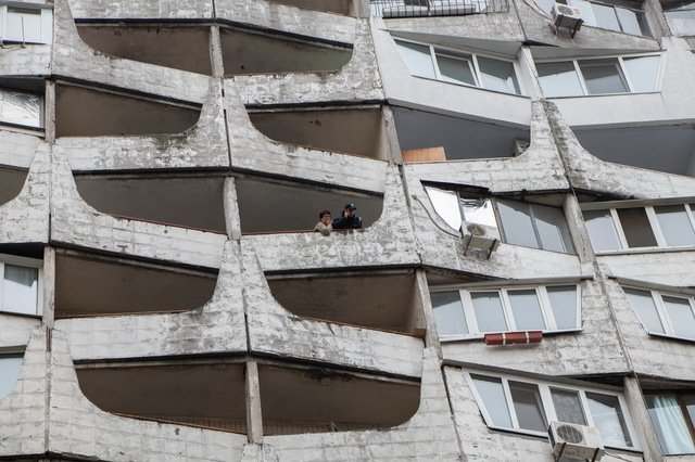 Житель Днепра выпал из окна многоэтажки
