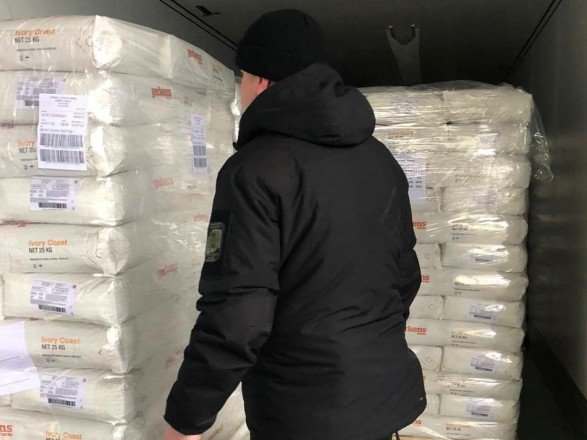 На Волыни в грузовике из Нидерландов нашли 20,5 тонн контрабандного какао
