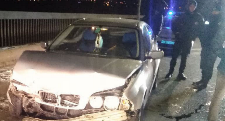 В Николаеве водитель BMW попытался убежать от патрульных, но попал в ДТП
