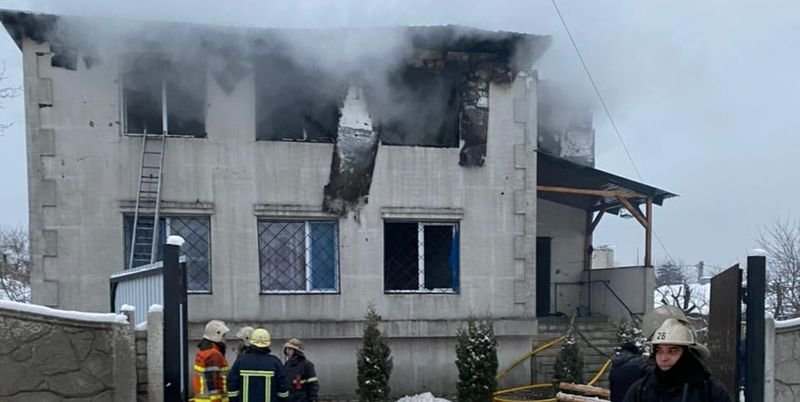 У владельца сгоревшего в Харькове дома престарелых нашли еще один хоспис с решетками на окнах (ФОТО)