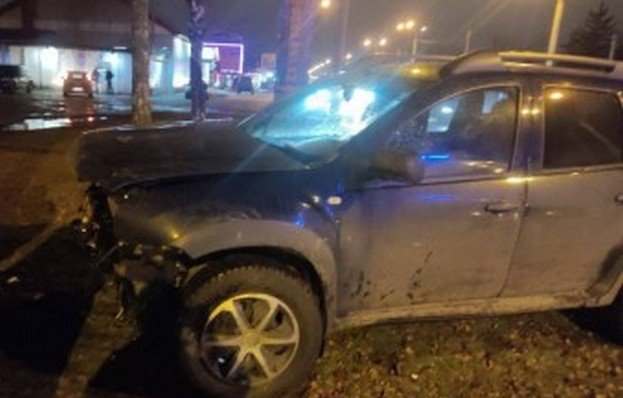 В Харькове пьяный водитель легкового авто устроил ДТП