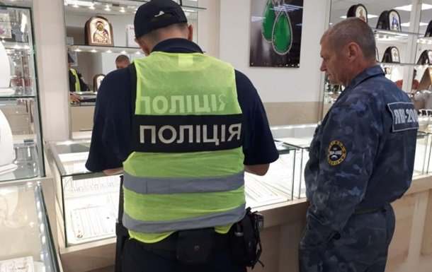 В Киеве задержали мужчину, который ограбил ювелирный магазин