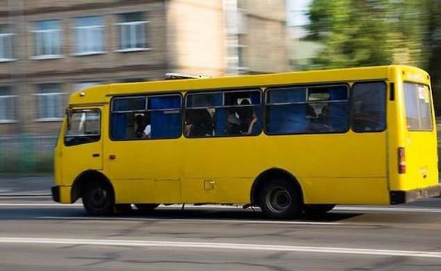 В Киеве женщина выпала из маршрутки
