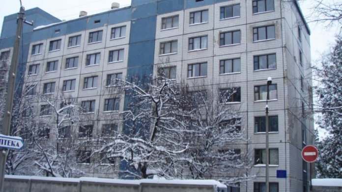 Житель Кривого Рога выпрыгнул из окна многоэтажки и остался жив