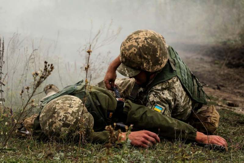 На Донбассе боевики пять раз открывали огонь, один украинский военный ранен