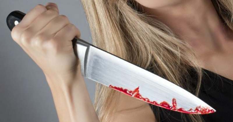В Днепре женщина изрезала ножом своего возлюбленного