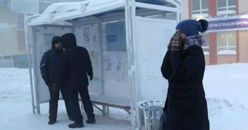 В украинские больницы попали десятки людей с обморожениями (ВИДЕО)