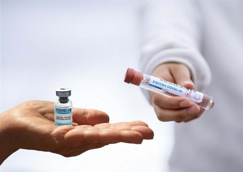 В Австрии произошел скандал из-за вакцинации "без очереди"