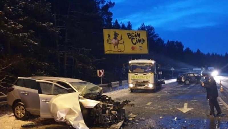 На трассе под Киевом в лобовом ДТП погиб водитель Renault Megane (ФОТО)