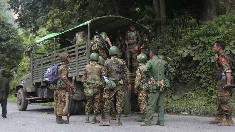 В Мьянме военные ввели чрезвычайное положение