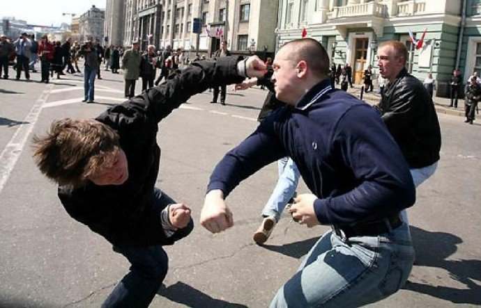 В Харькове в массовой драке пострадали двое мужчин