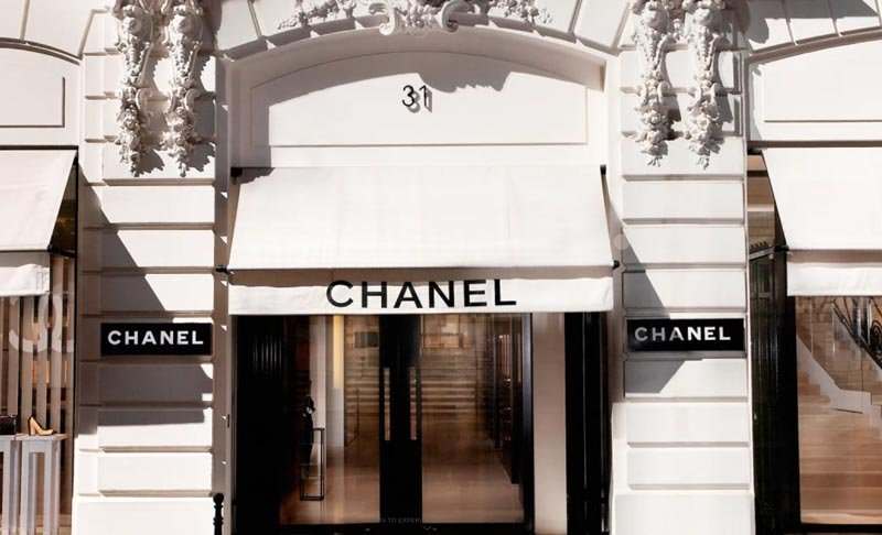 В Нью-Йорке четверо неизвестных ограбили фирменный бутик "Шанель"