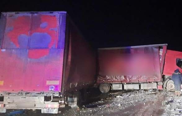 На Полтавщине столкнулись грузовики, оба водителя погибли