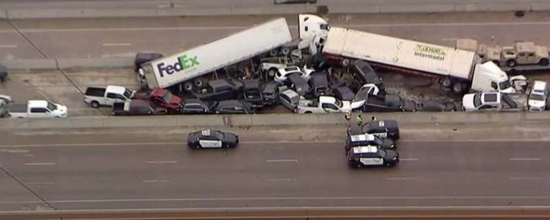 В ДТП в Техасе при столкновении 133 машин погибли шесть и пострадали 65 человек