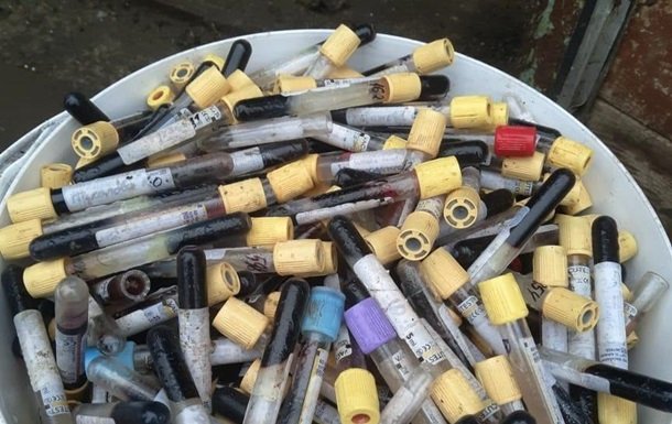 В Киевской и Николаевской областях полицейские нашли свалки заразных медицинских отходов (ВИДЕО)