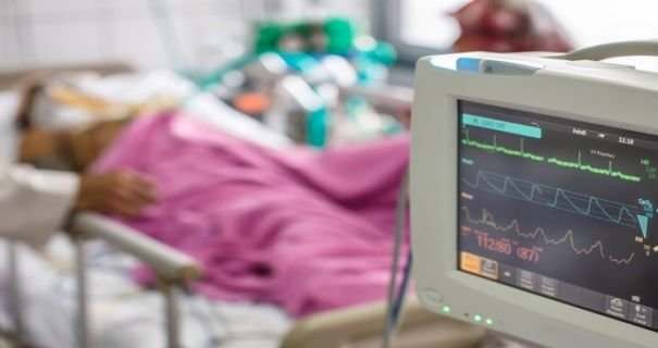 Во Львовской области уволили директора больницы, где из-за отключения электричества умерли двое пациентов
