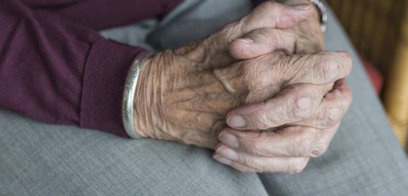 В Днепре мошенницы выманили большую сумму денег у 88-летней пенсионерки
