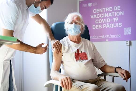 В Швейцарии после прививки от коронавируса умерло 16 человек