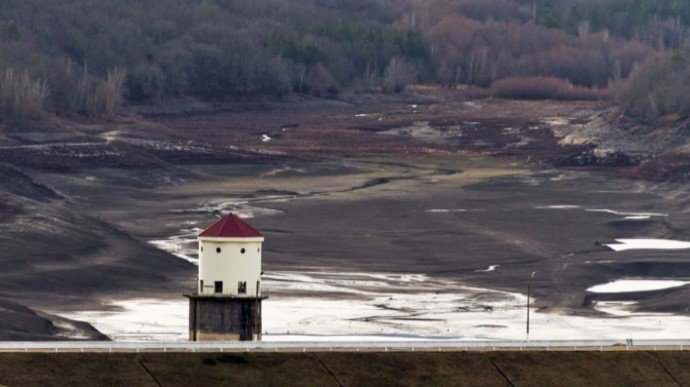 Дефицит воды в Крыму: Пересохли два водохранилища, еще одно - на грани высыхания