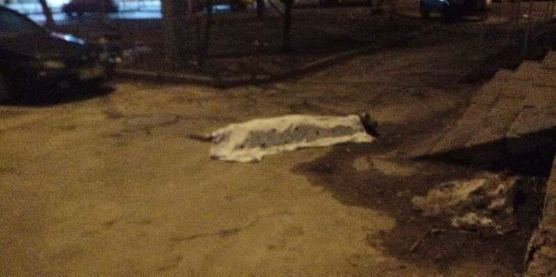 В Харькове на улице пол дня пролежало тело мужчины