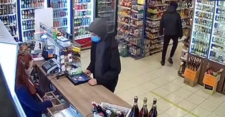 В Запорожье двое мужчин ограбили два магазина подряд (ФОТО)