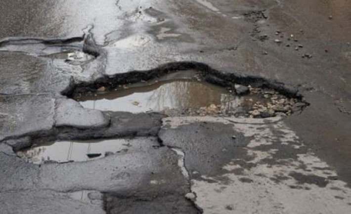 Возле Одессы дороги превратились в сплошные ямы (ВИДЕО)