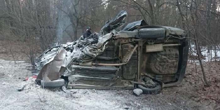 В Киеве столкнулись два авто, есть жертвы (ВИДЕО)