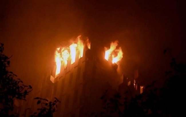 В Индии при пожаре в офисном здании погибли семь человек (ФОТО)