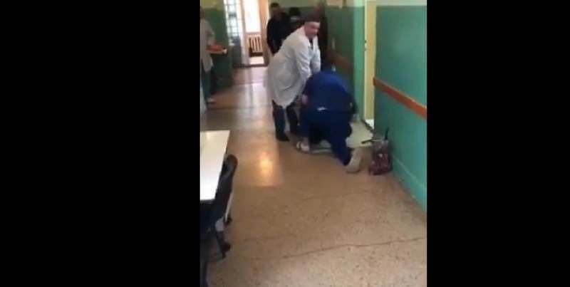 В Ужгороде врачи связали пациента-дебошира