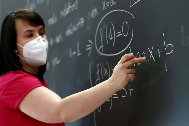 Во Львове учительница с коронавирусом проводила уроки в школе