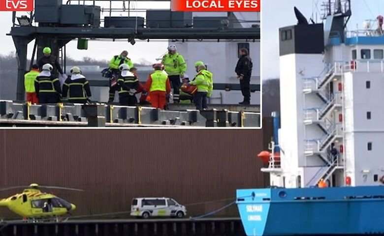 В порту Дании на украинского моряка упала крышка люка