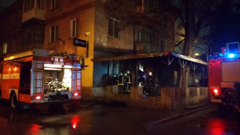 В Кривом Роге загорелся кафе-бар