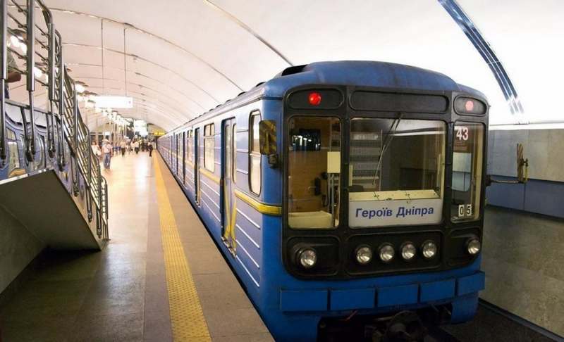 В столичном метро завершили установку дефибрилляторов (ФОТО)