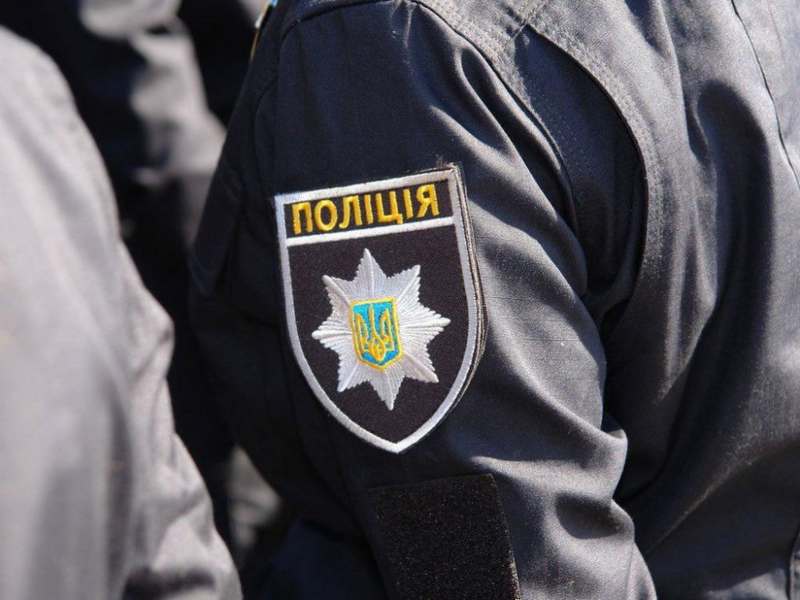 На Воскресенке в Киеве полицейские задержали карманников