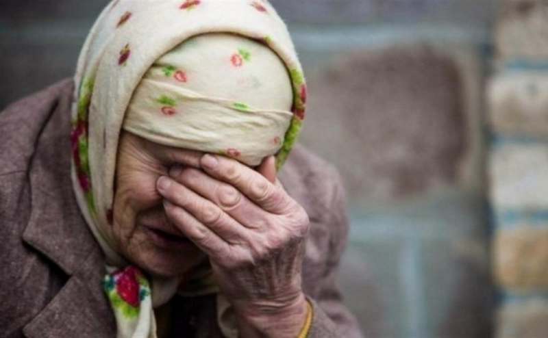 В Запорожской области рецидивистка ограбила пенсионерку возле банкомата (ФОТО)
