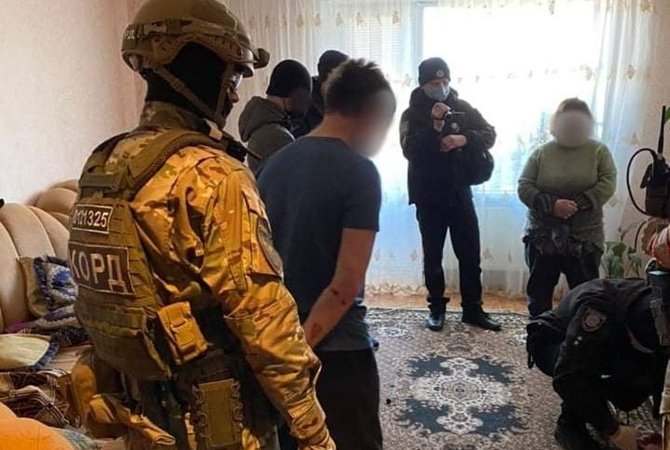 На Луганщине спецназ задержал мужчину, который бросил в полицейских гранату