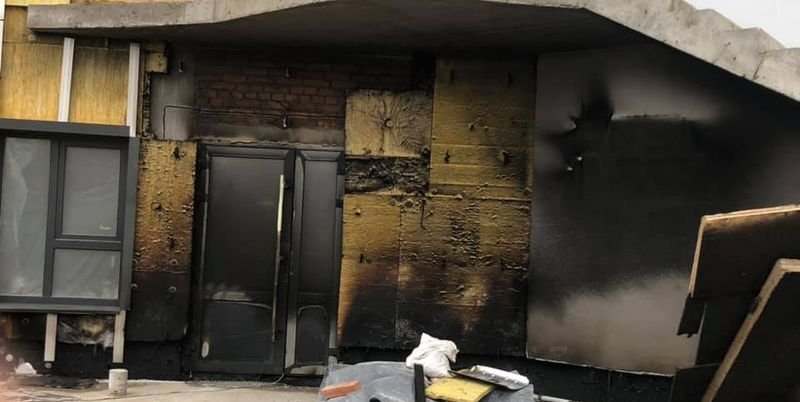 Под Киевом подожгли здание детского онкоцентра (ВИДЕО)