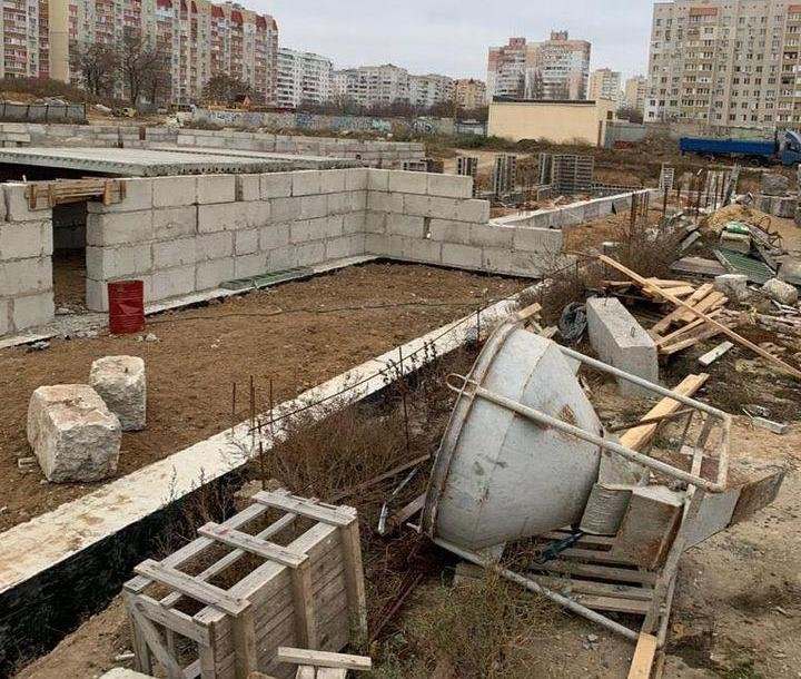 На строительстве школы в Одессе дельцы «распилили» 15,5 млн. гривен