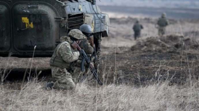 На Донбассе в районе Золотого-3 погиб украинский военный, еще один ранен