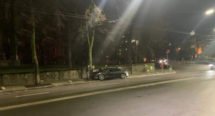 В Киеве в ДТП разбили элитный Porsche