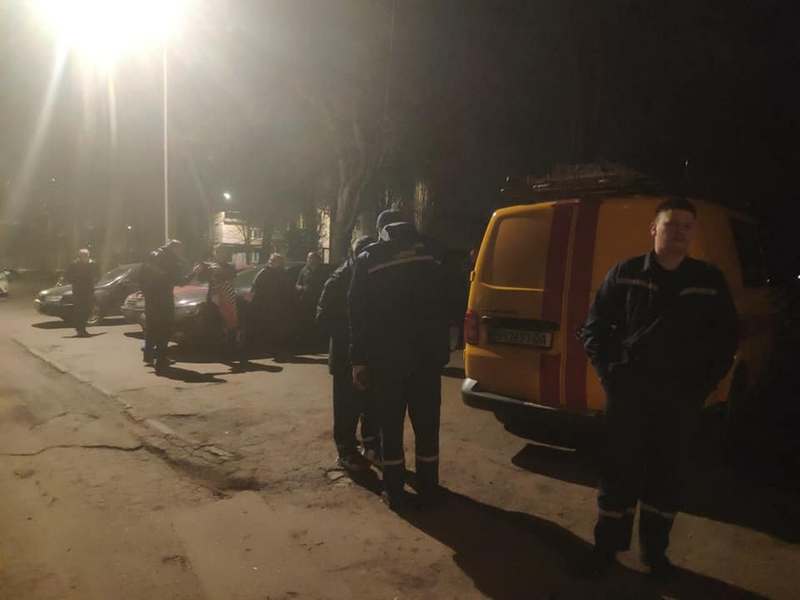 В Одессе мужчина пытался совершить самоубийство и угрожал взорвать дом (ВИДЕО)