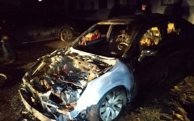 В Харькове ночью сгорели Subaru и Toyota